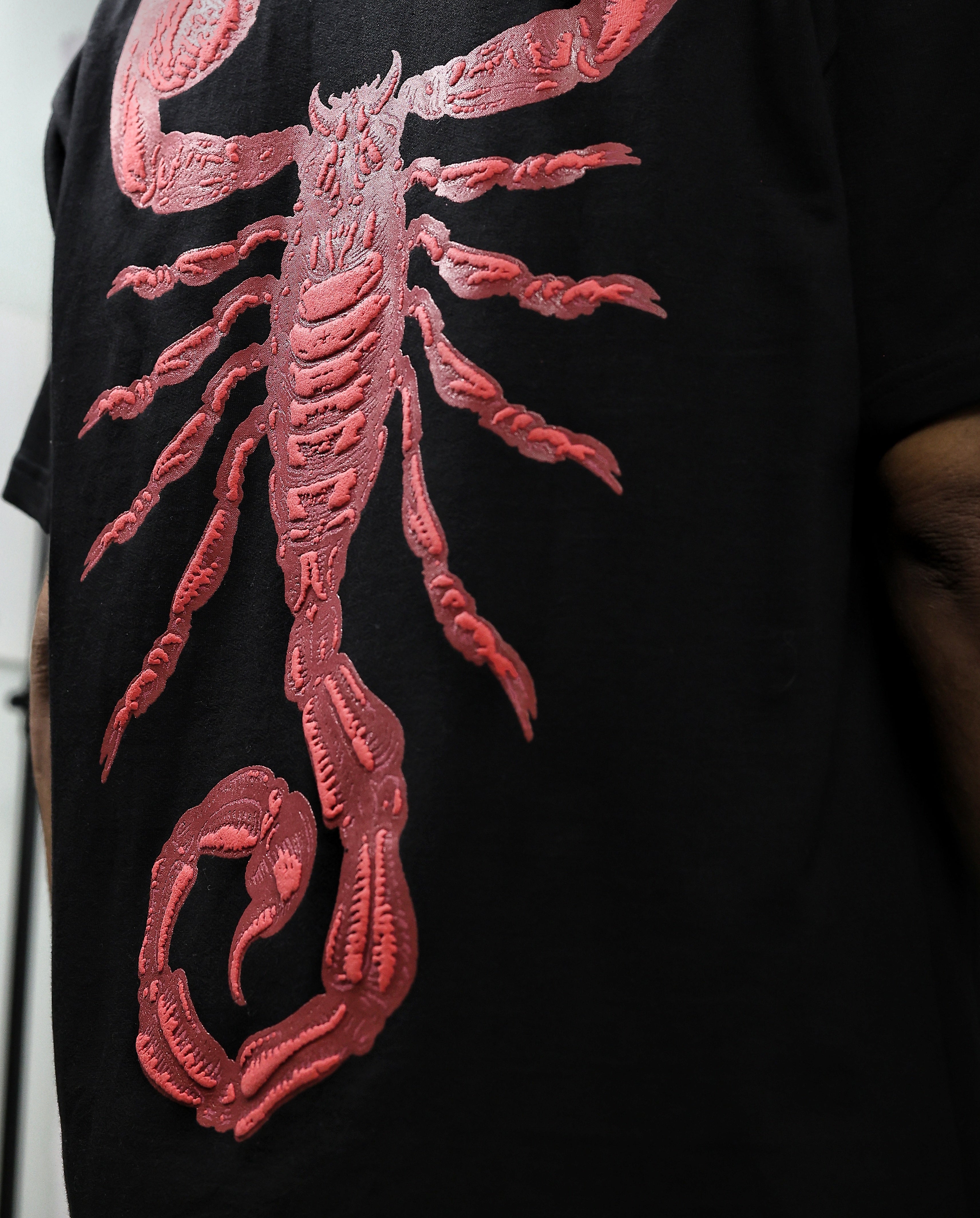 Oversized Scorpion Puff Black Tee