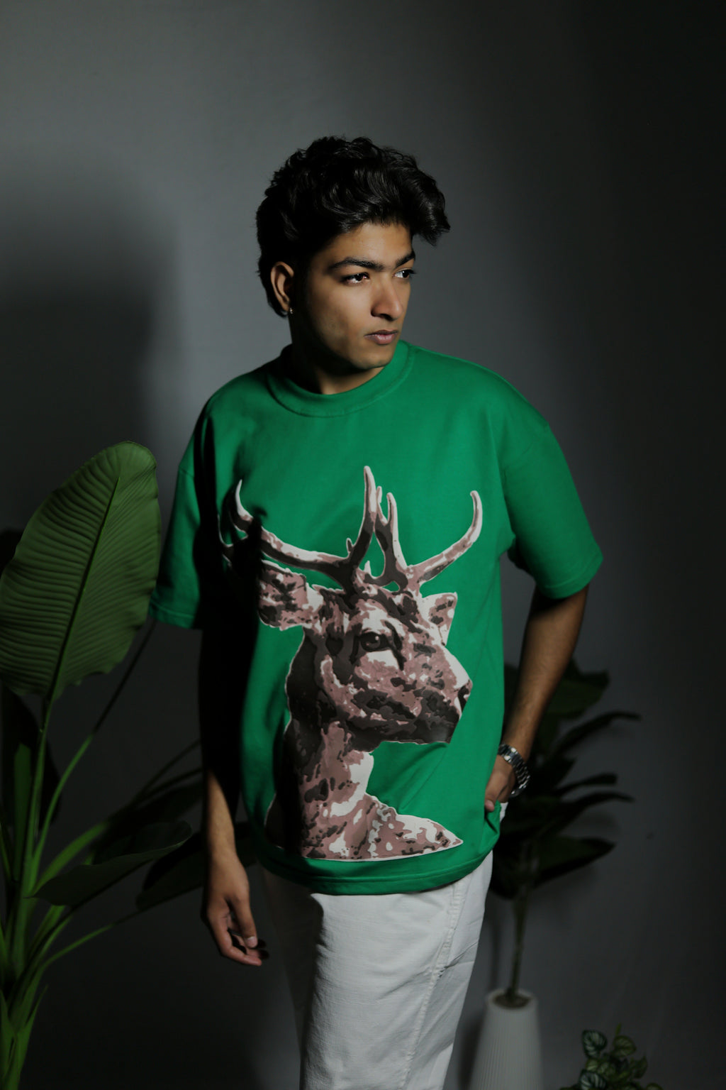 Oversized Deer Puff Green Tee