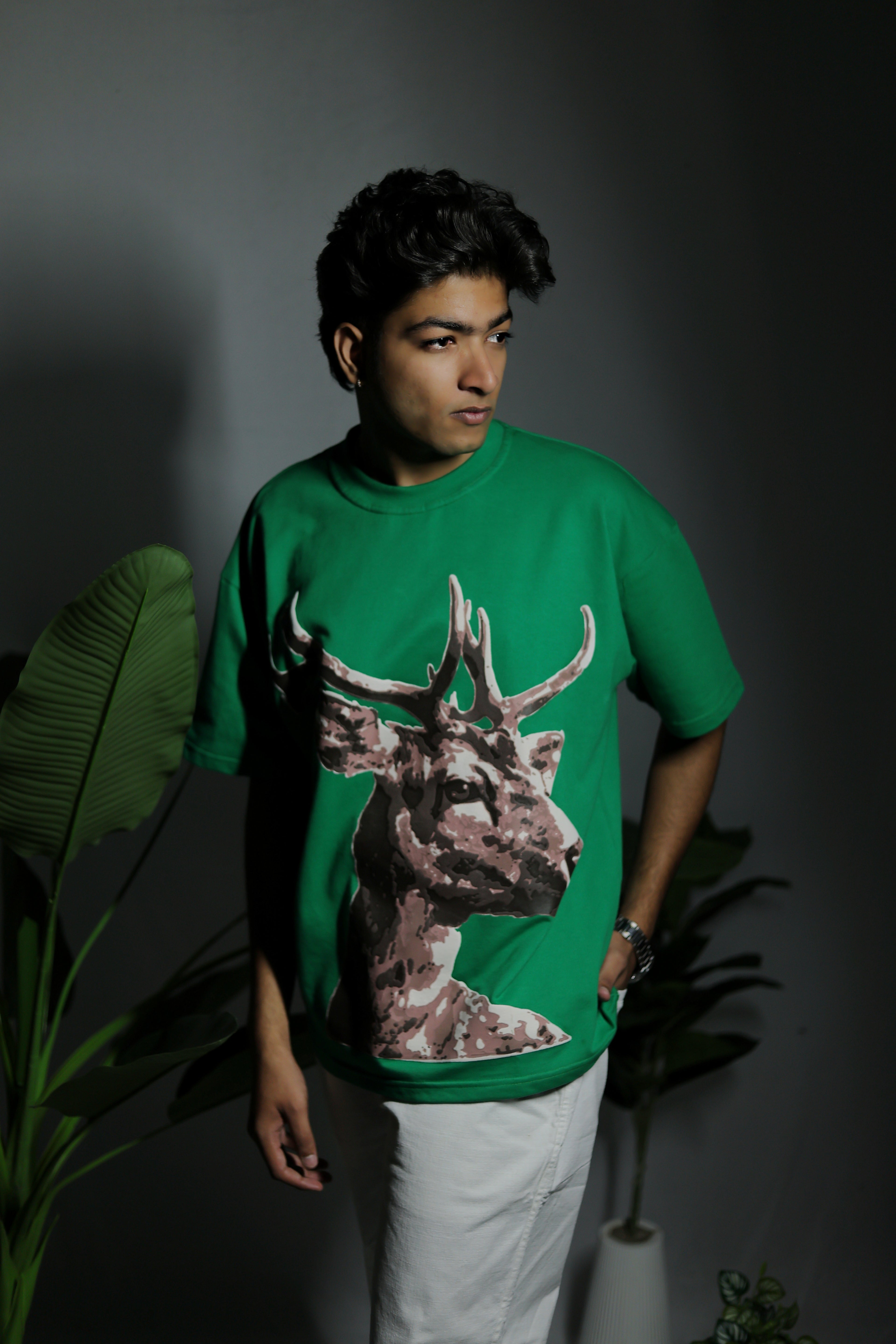 Oversized Deer Puff Green Tee