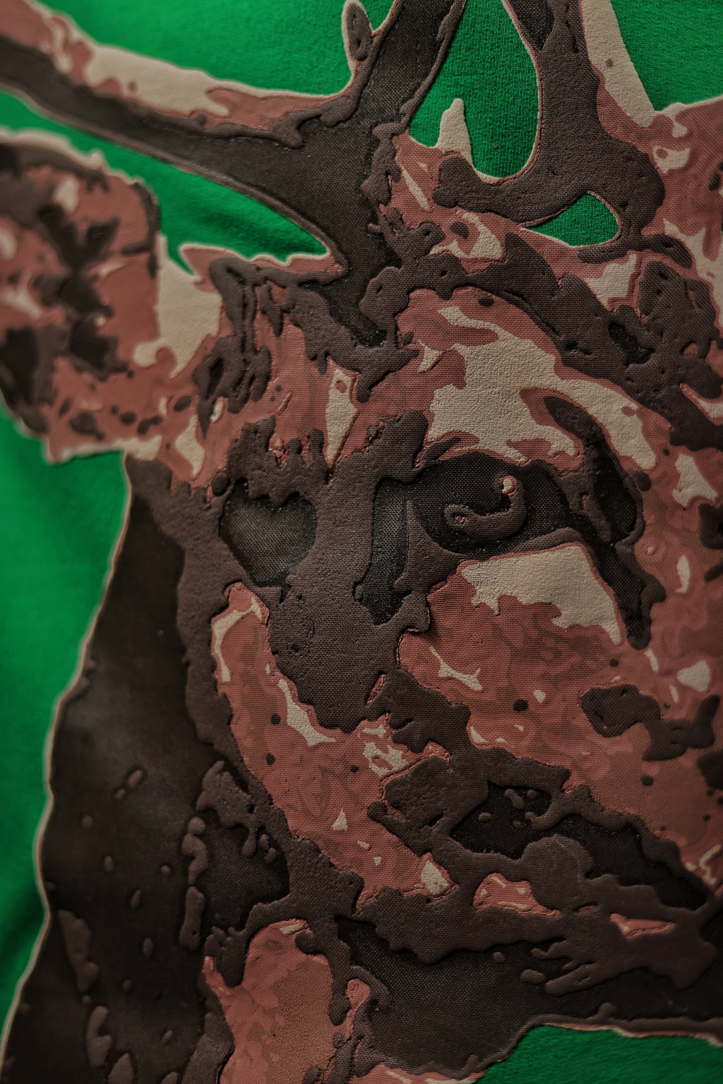 Oversized Deer Puff Green Tee